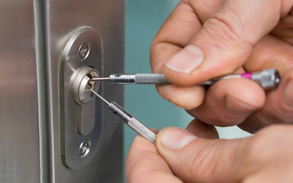 serrurier tarif ouverture porte Montreuil