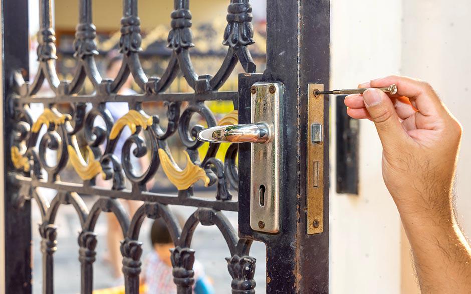 serrurier tarif ouverture porte Montreuil